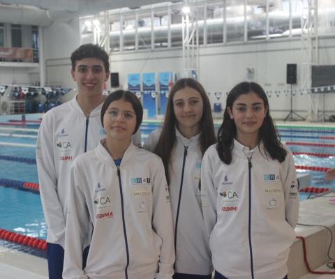 Atletas do Clube Natação de Alcobaça no V Meeting internacional de Leiria