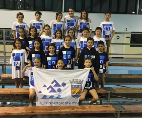 Equipa de competição. Cadetes nas duas filas de cima. Tubarões nas duas filas de baixo.