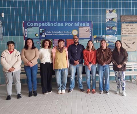 Foto com os membros de ambas as direções durante a tomada de posse