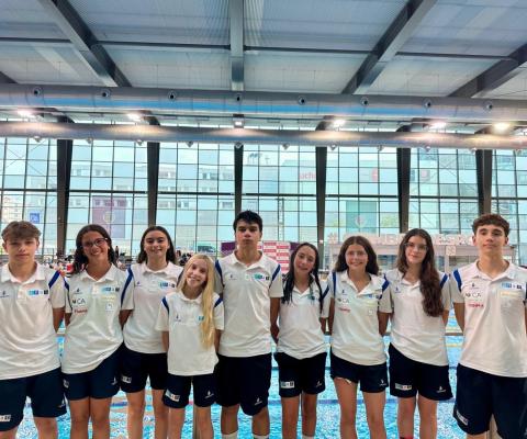 Atletas presentes no Campeonato Interdistrital de Infantis em Piscina Longa